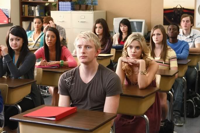 pretty-little-liars-stills-01.jpg picture by stephaniegcm