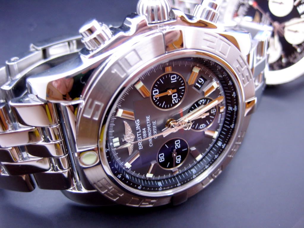 Breitling B01