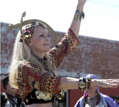 Historia de la Danza del Vientre y sus ritmos ♫ ♪ ♫