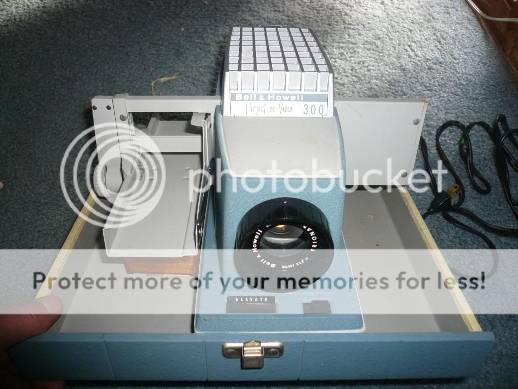 VINTAGE BELL & HOWELL PROJECT OR VIEW 300 SLIDE PROJECTOR  