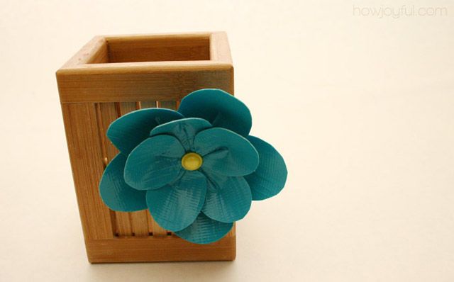 duct tape flower with pen organizer 